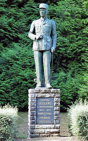 Statue du général Leclerc, en haut de l’axe noble
