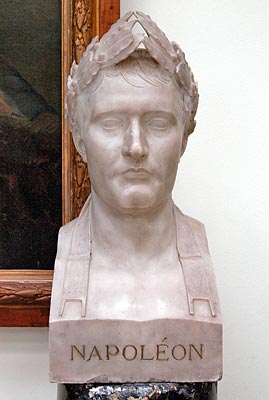 Buste en marbre de Napolon, situ dans le muse du souvenir