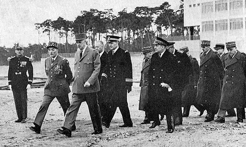Février 1965, Visite des chantiers de la nouvelle école par le général de  Gaulle, Président de la république