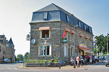 Hotel Bar PMU au carrefour de la croix rouge